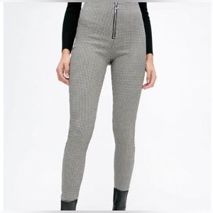 Zara black & white houndstooth leggings with zipper front